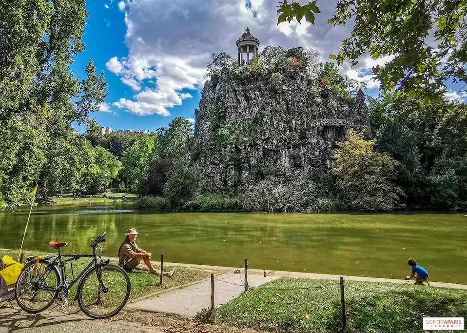 Paisible Parc Des Buttes-chaumont باريس