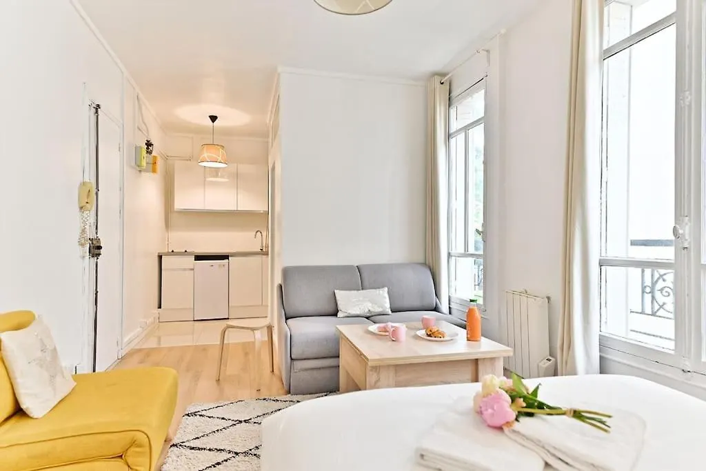 Paisible Parc Des Buttes-chaumont Apartment Paris
