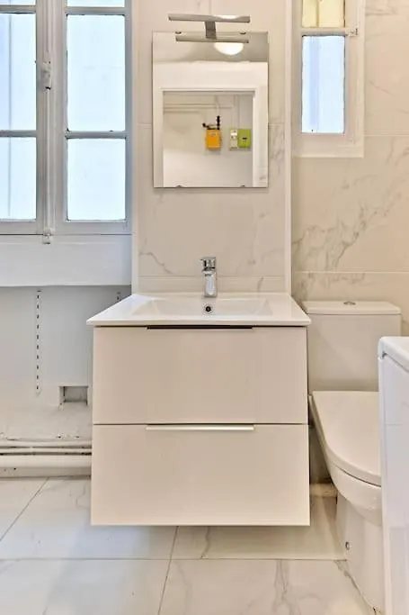 Paisible Parc Des Buttes-chaumont Apartamento Paris
